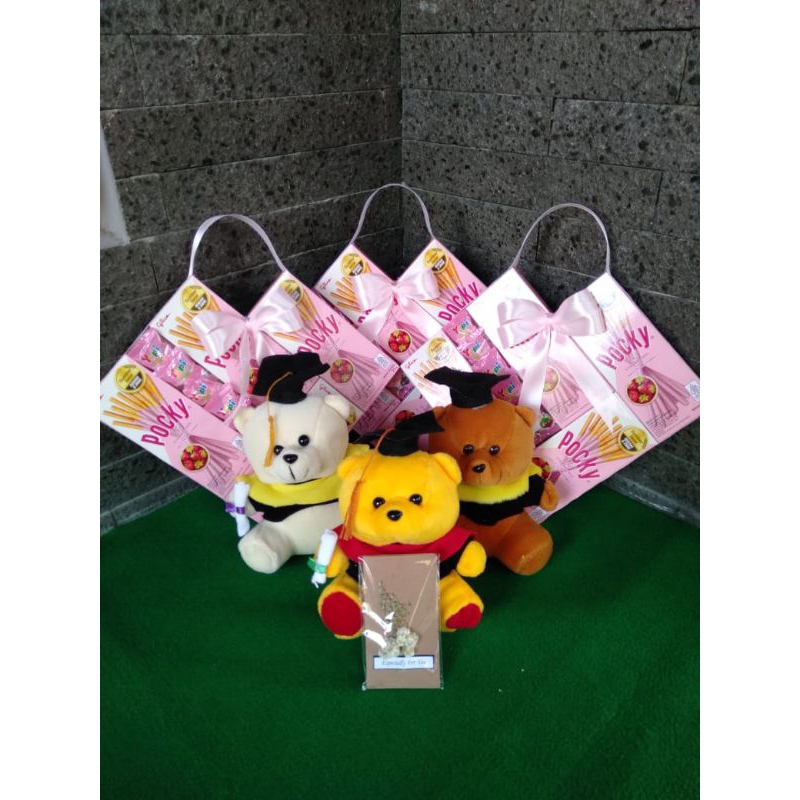 

[ Bisa COD ] PAKET Pocky Love Strawberry + Boneka Wisuda // Hampers // Hadiah // Wisuda