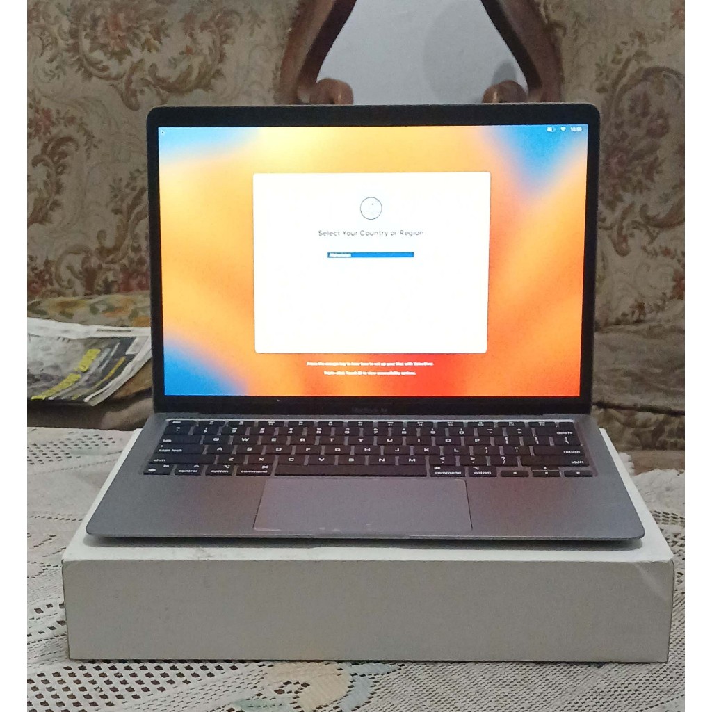 MacBook Air M1 2020 8/256 second like new