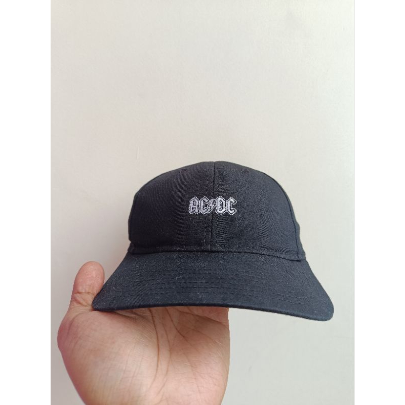 Topi ACDC Second