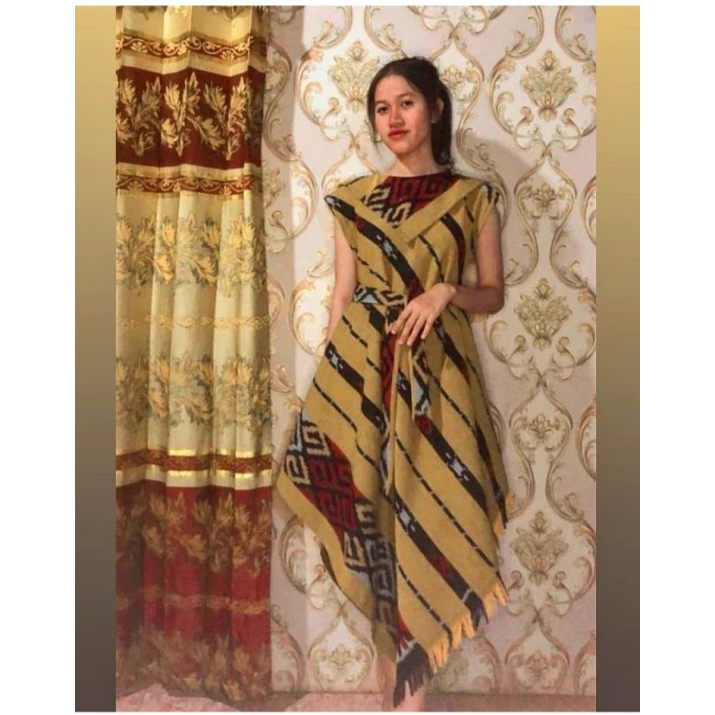 dress tenun Jepara model potongan lancip
