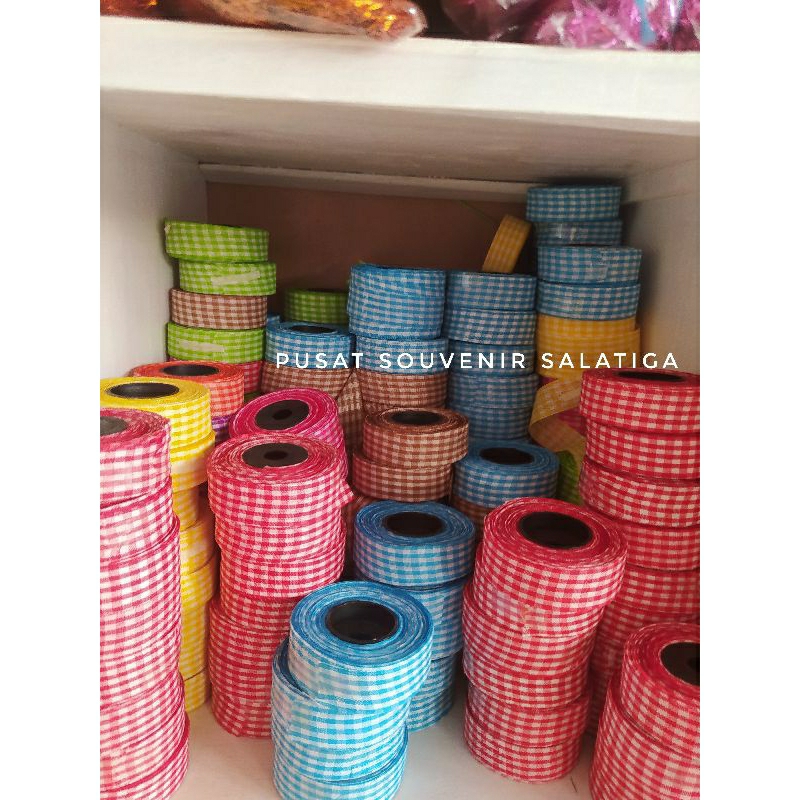 

pita Kain kotak warna warni