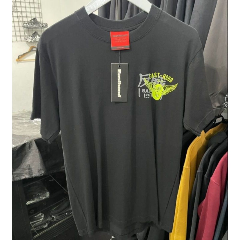 Easthood Kaos Lengan Pendek Hitam