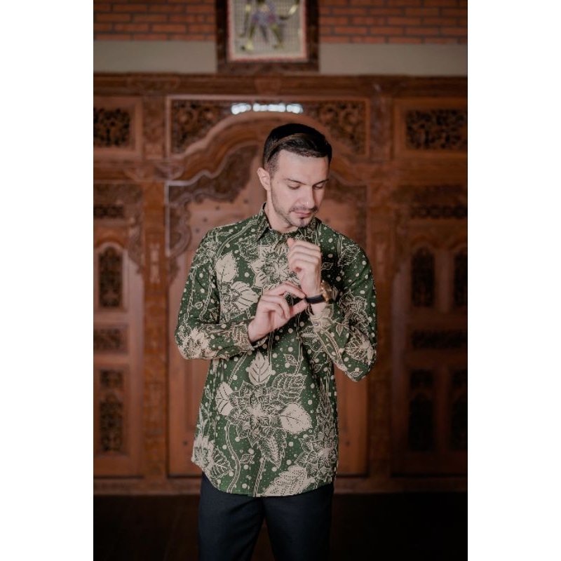 batik pria soloan bunga teratai