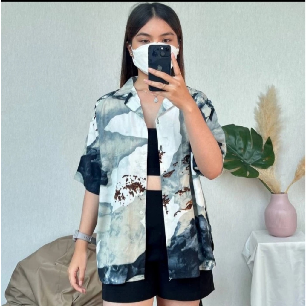 kemeja wanita kekinian 2023 import korean motif abstrak pantai ootd lengan pendek jumbo