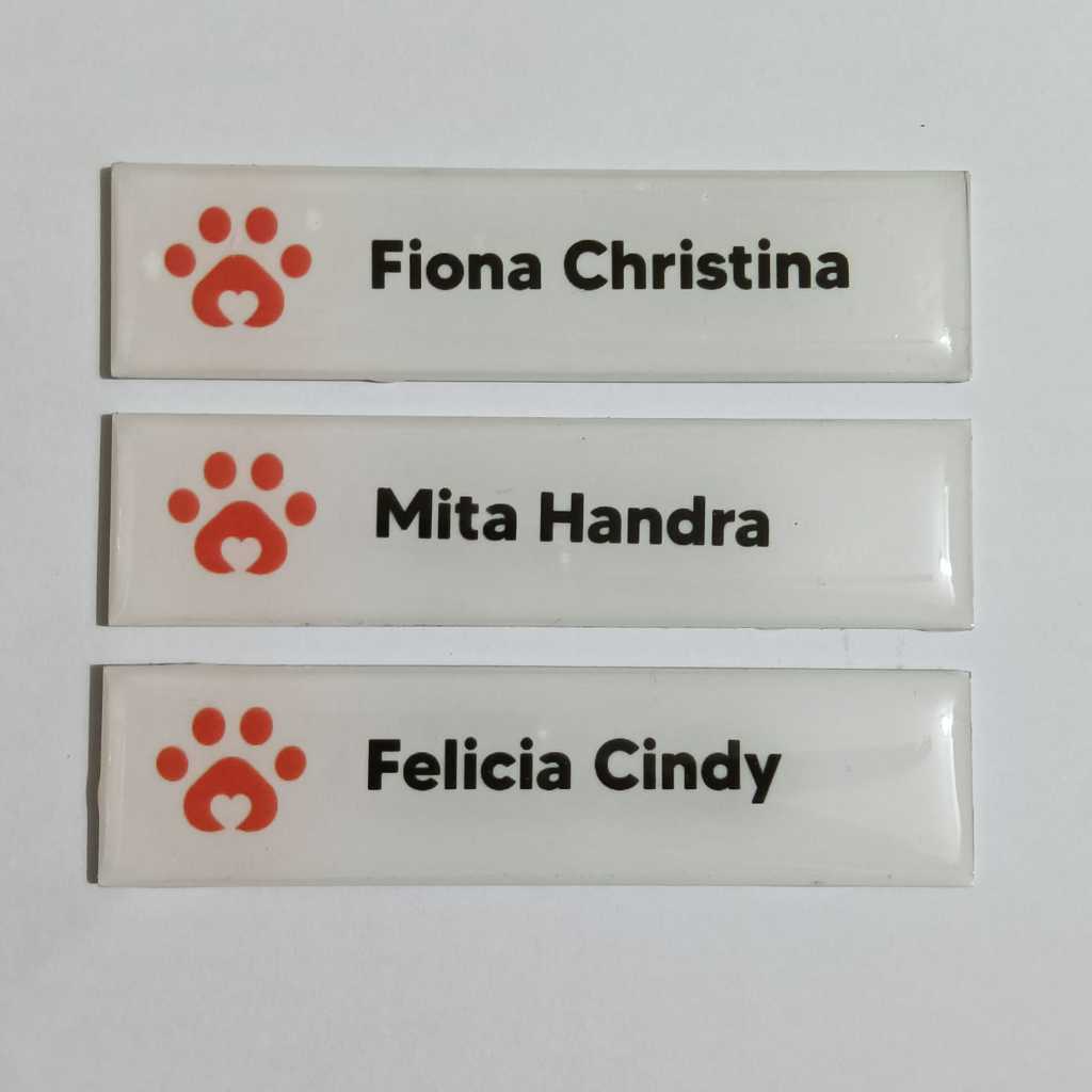 

Nama Dada Name Tag Akrilik Putih 2mm Custom