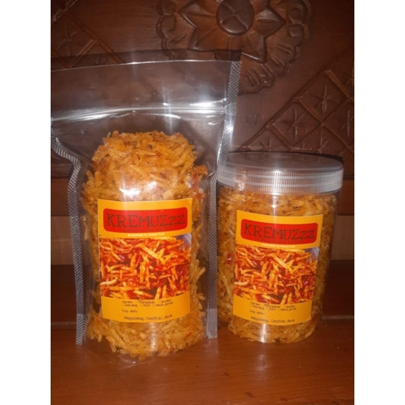 

KERING KENTANG RENYAH MUSTOFA KEMASAN TOPLES 800 ml Rasa pedas