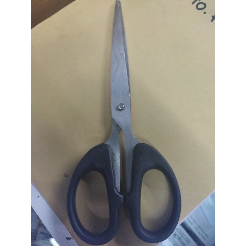 

Gunting bekas/ pemotong segalanya