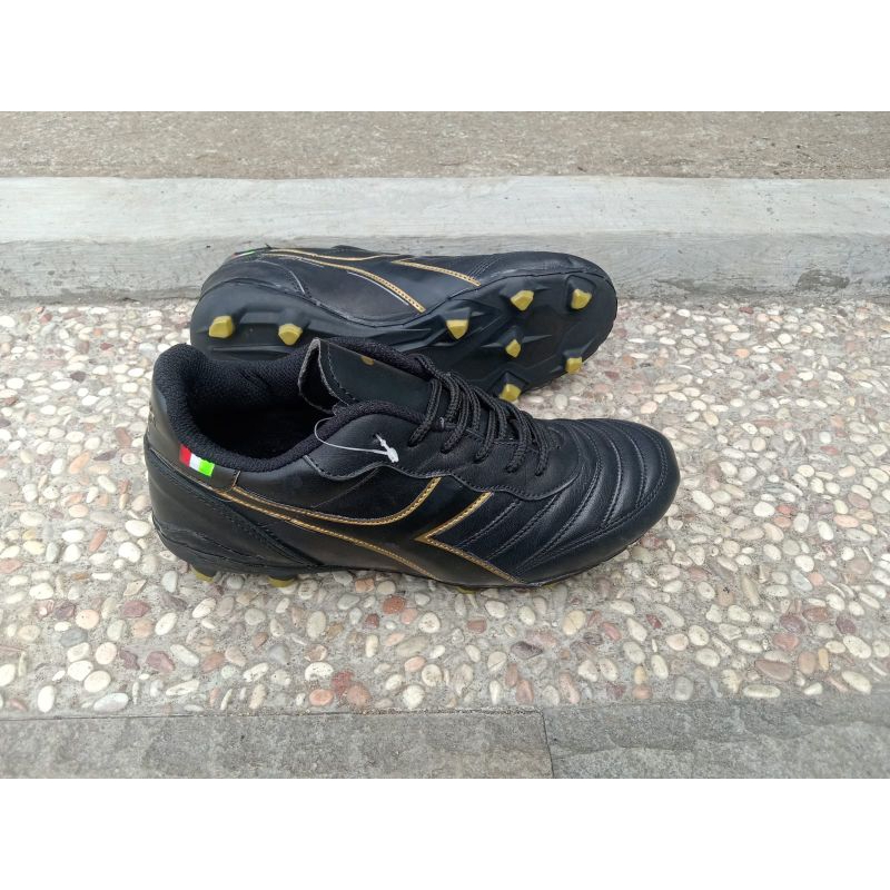 Sepatu bola kulit sapi asli outsole sudah dijahit keliling DIADORA super premium