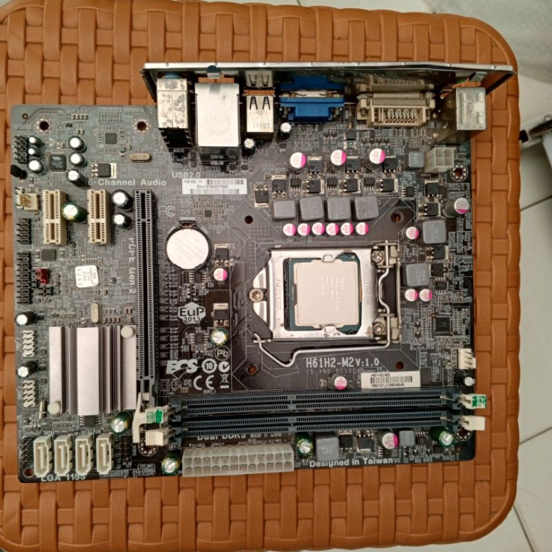 Paketan Motherboard  Intel Lga 1155 H61 ASROCK h61m dgs    Processor Intel  Core i3-3220_3,3 GHz Soc