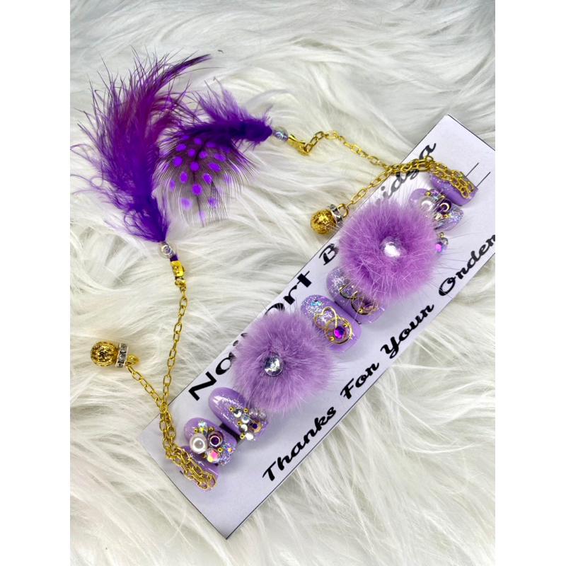 kuku palsu pengantin lilac pakai pompom dobel tantai dan pakai bulu. super cantik