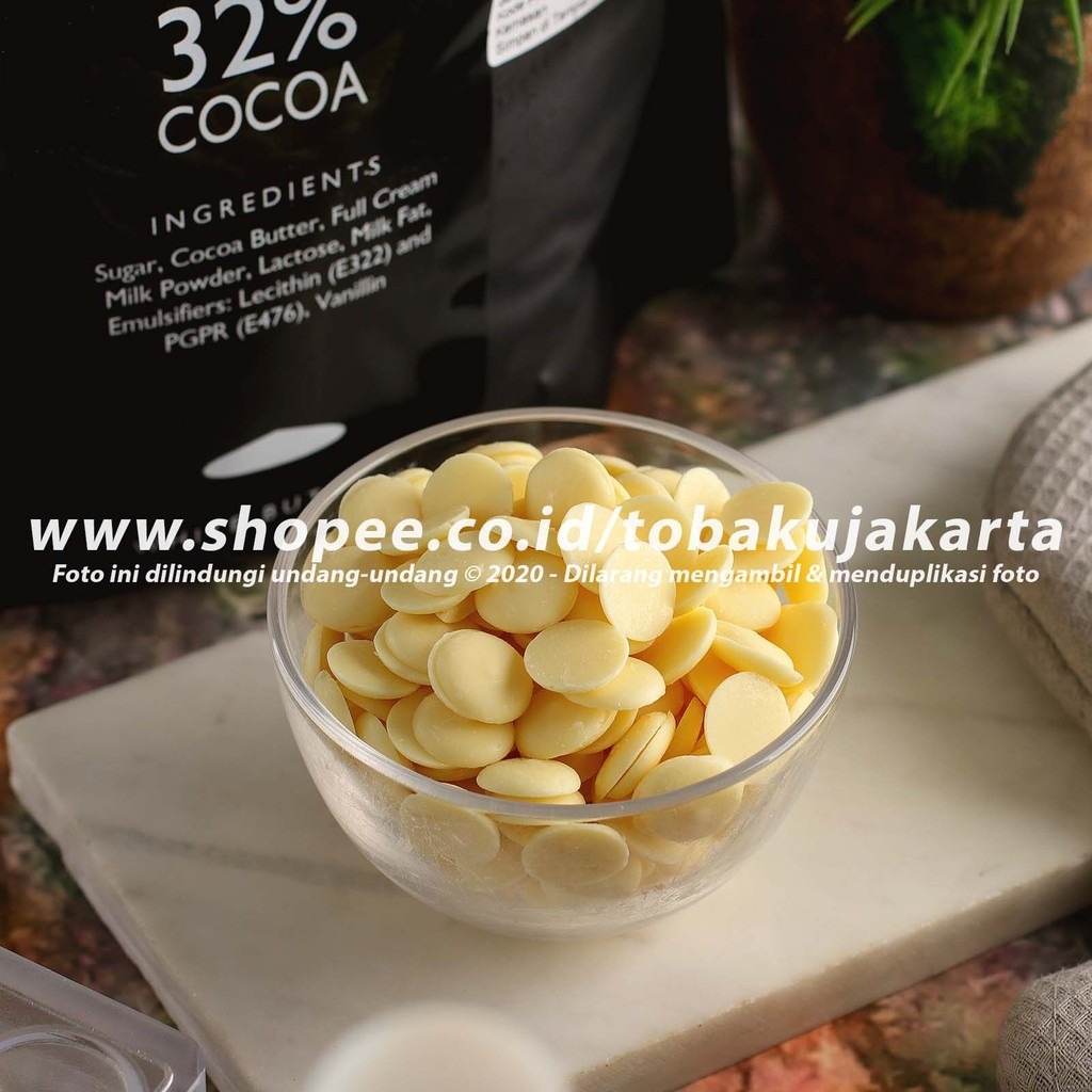 

Patissier Chocolate 32% 100gr White Couverture Cokelat Coin Putih Coklat Baking