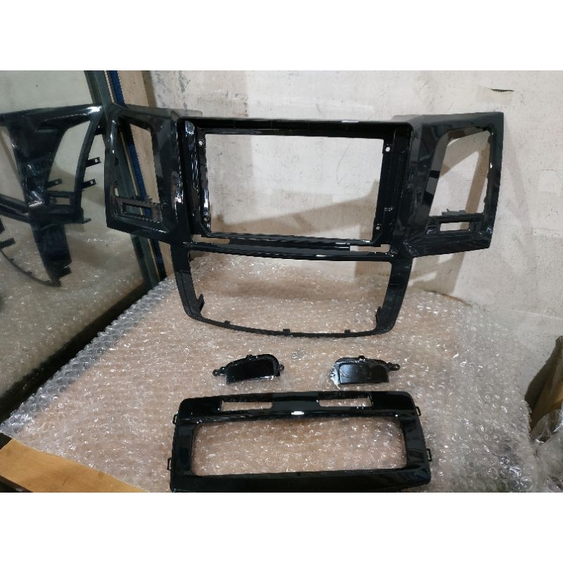 Frame head unit Fortuner 2005 - frame android 9 Inch fortuner 2005