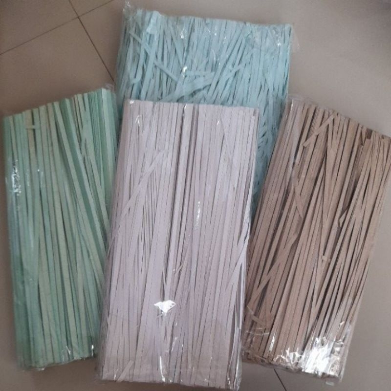 

Kertas Cacah Berat 50gr / Serut / Shredded Paper / Isi Hampers