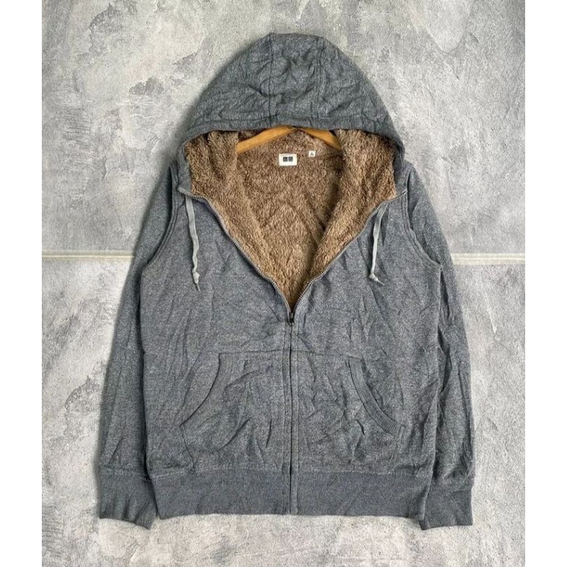 ZIPPER HOODIE SHERPA ABU² CORAK UNIQLO BY JELONGERS