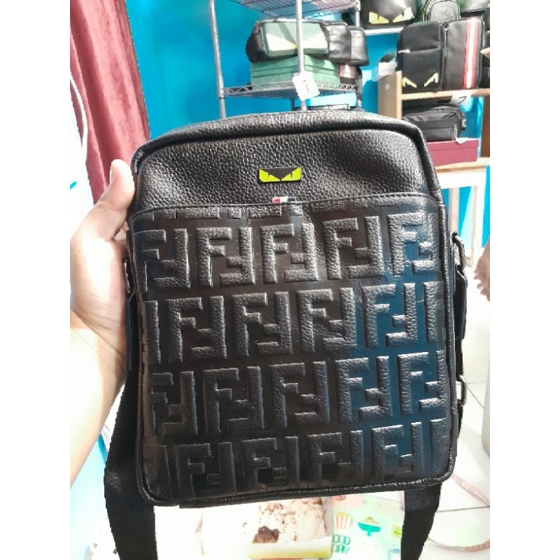 Slingbag coc hitam embos - clutch tumi hitam