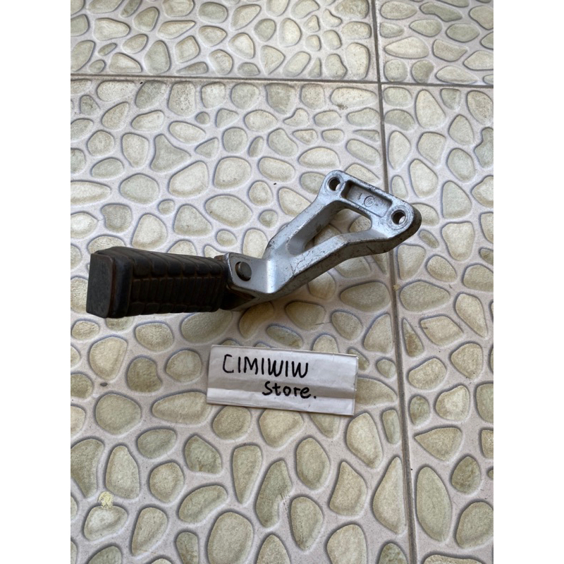 FOOTSTEP POSTEP BELAKANG KIRI YAMAHA MIO SPORTY MIO OLD LAMA ORIGINAL 5TL