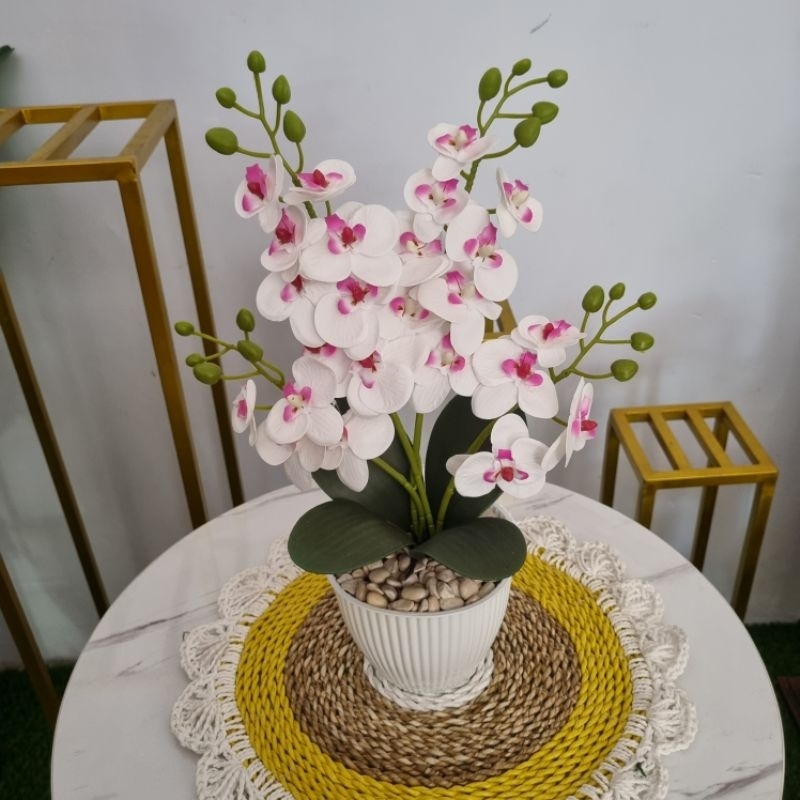 Bunga anggrek / hiasan meja /bunga hias /anggrek latek
