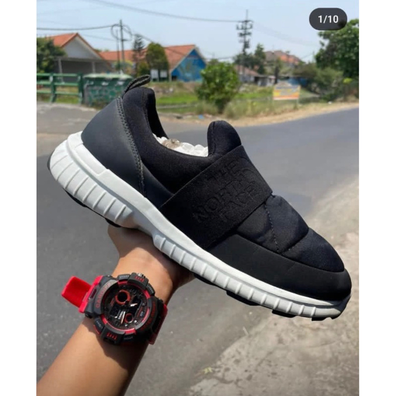 Sepatu TNF Slip On