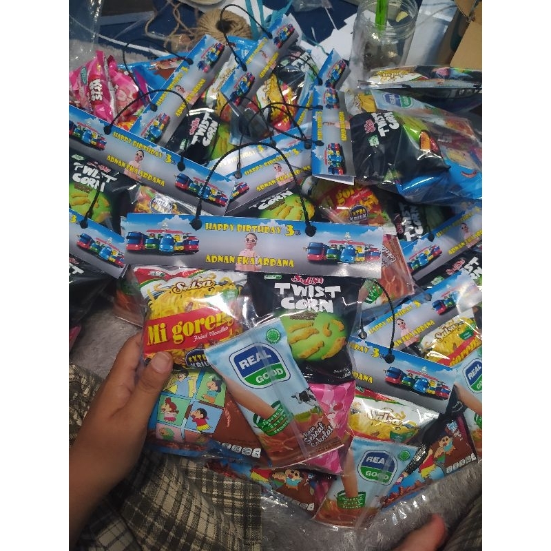 

paket ulang tahun/bingkisan ulang tahun anak / snack ultah anak / hampers ultah anak