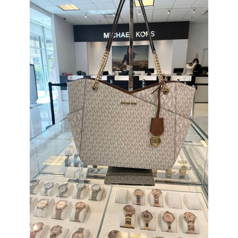 MK jet set chain