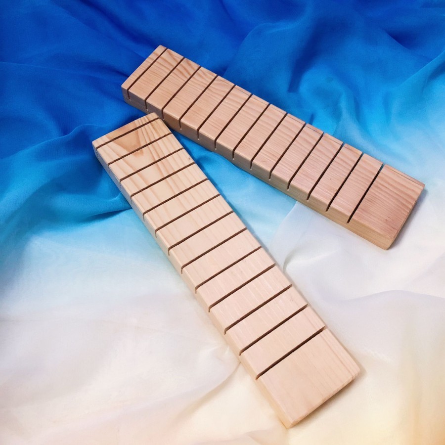 

Tempat Kartu Kaligrafi / Calligraphy Drying Rack