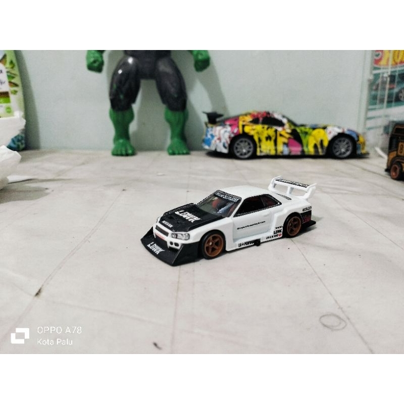 hotwheels Nissan skyline r34 lbwk Boulevard putih loose