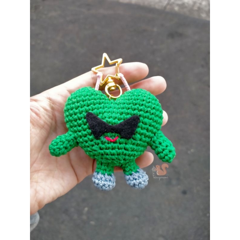 gantungan kunci rajut stray kids monster heart - heart taeng