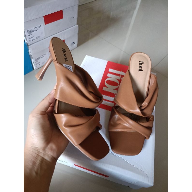 39½ payless clearance sale fioni lulu tan