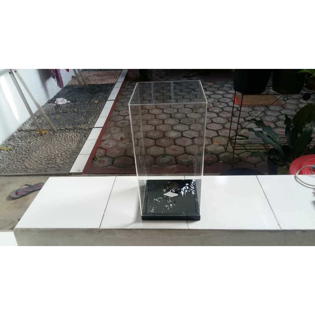 

Display Box Akrilik PxLxT 12x12x30cm