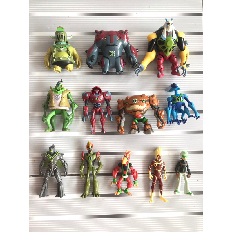 BEN 10 OMNIVERSE RARE BANDAI
