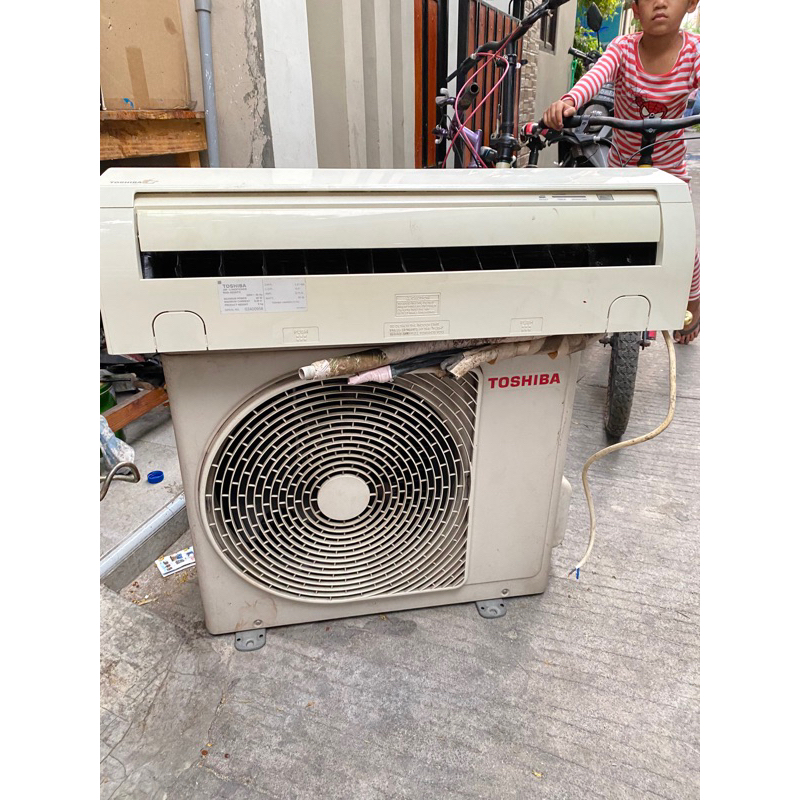 preloved ac toshiba 1/2 pk low watt second