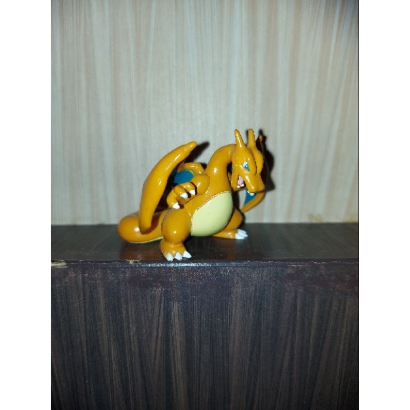 pokemon charizard figure