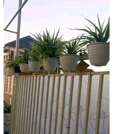 ring pot gantung pagar / standing pot bunga pagar