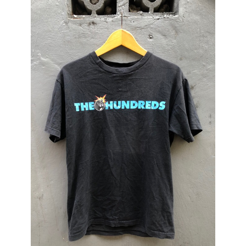 The Hundreds logo font tshirt/kaos