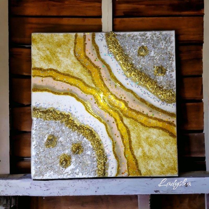 Handmade epoxy resin geode || Gold Geode Wall Art || Resin painting || Healing Wall Art