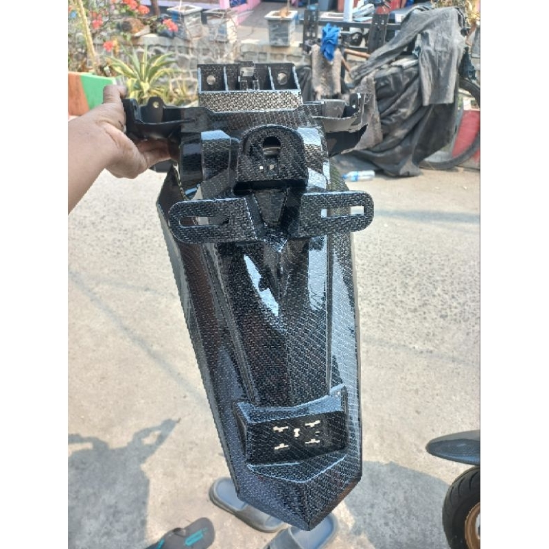 spakbor belakang new nmax karbon