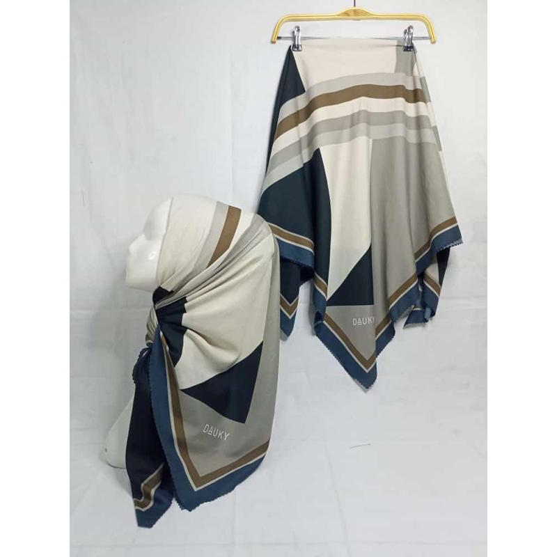 HIJAB VOAL MOTIF SEGI EMPAT BRAND DAUKY