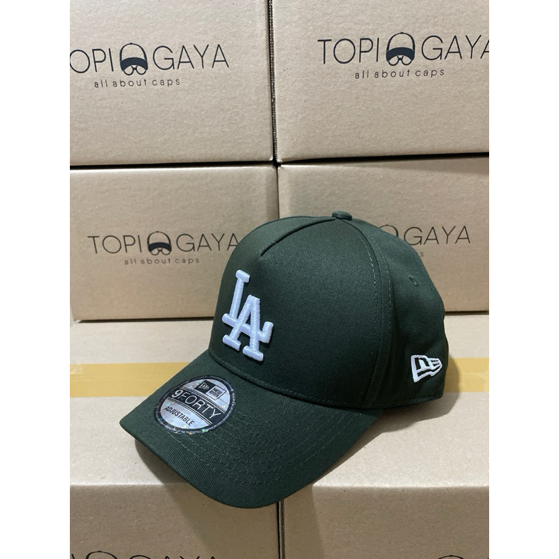 topi baseball hijau army logo LA putih