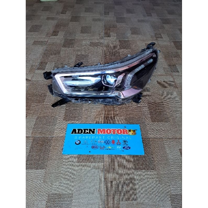 Headlamp lampu depan Hilux rocco facelift 2021 2022 2023 original