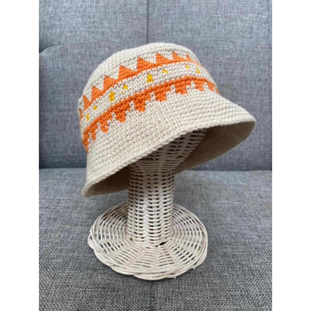 Topi rajut KIM TAEHYUNG V BTS bucket hat BTS