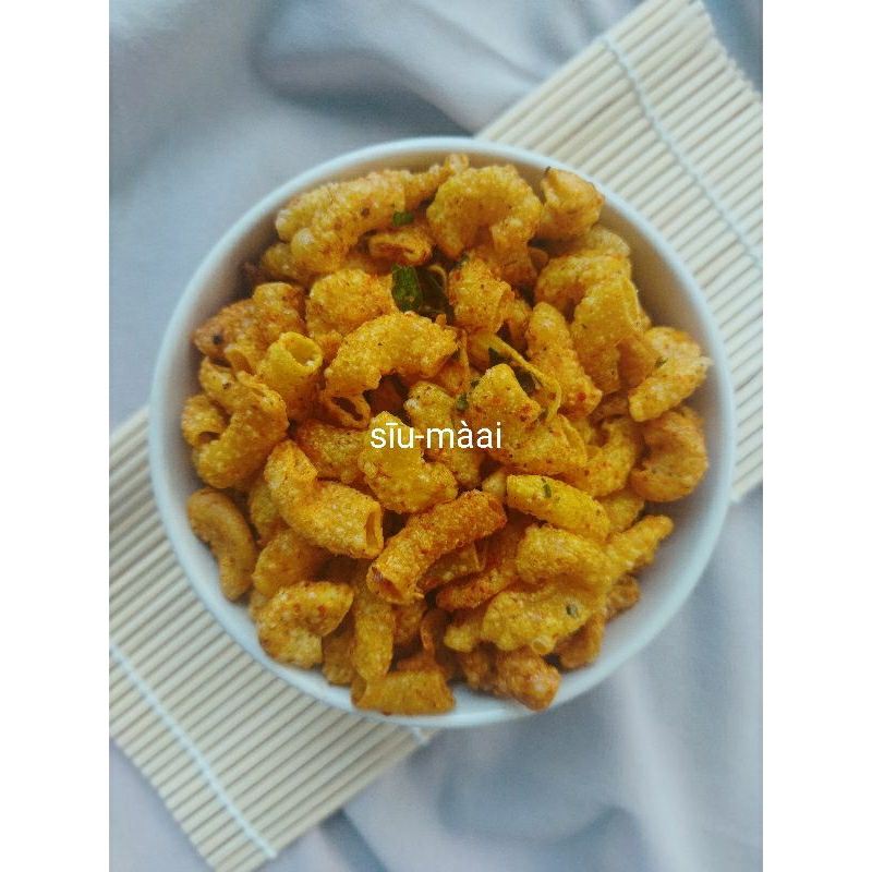 

Makaroni Kering Daun Jeruk 250 gram - Renyah Gurih Pedas Jagung Bakar