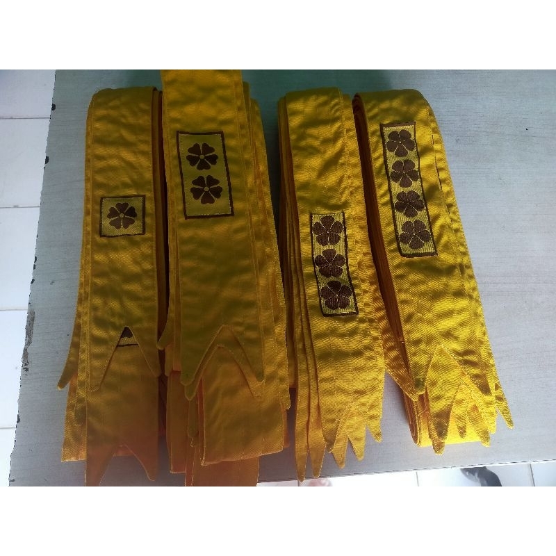 sabuk kuning + melati tapak suci