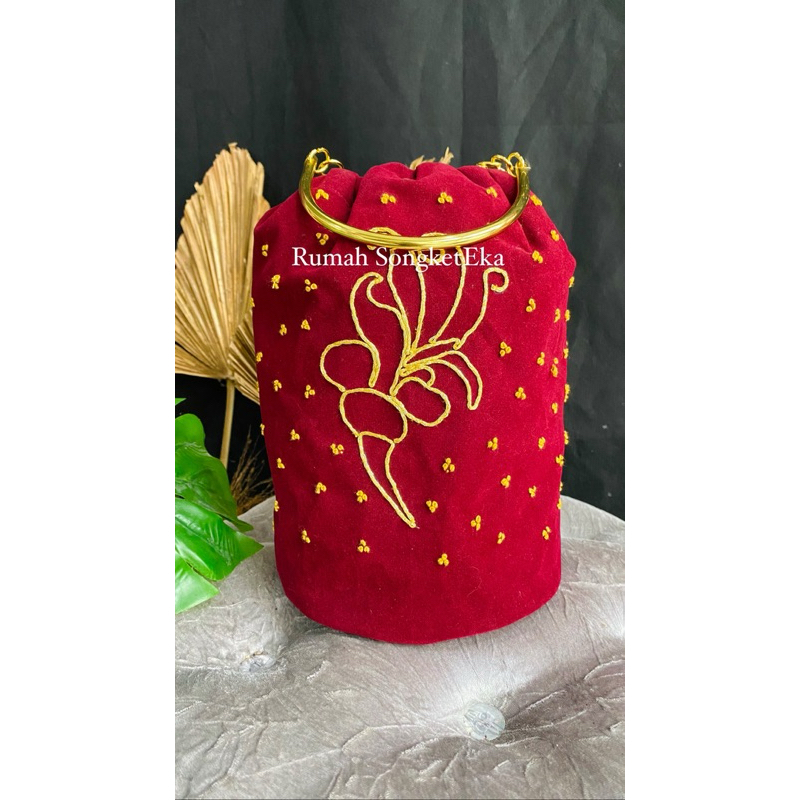 Uncang beludru sulam benang emas