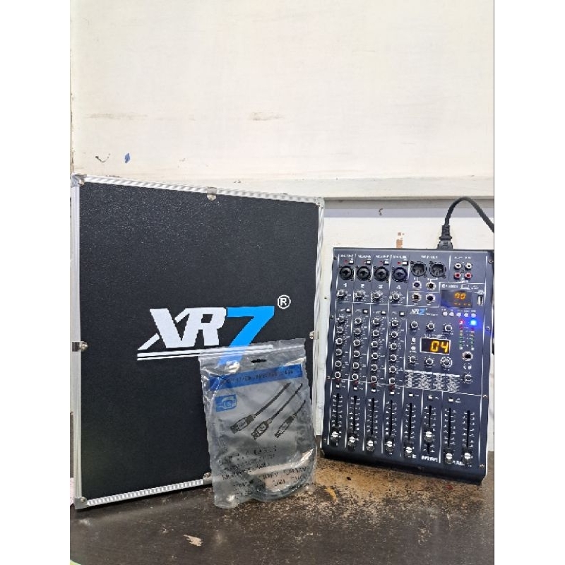 Mixer XR7 4ch // PREMIER 4