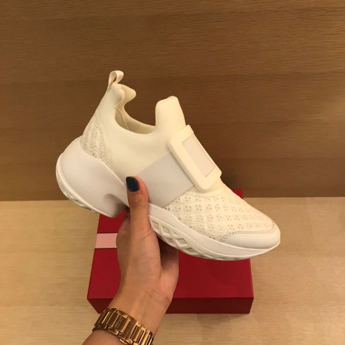 【 Exclusive 】 Roger Vivier Fashion Comfortable Sports Casual Shoes