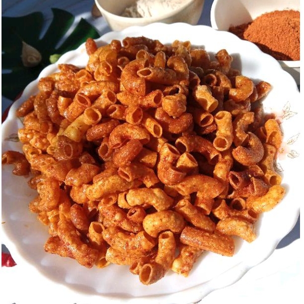 

MAKARONI PEDAS//MAKARONI PEDAS DAUN JERUK250GRAM//MAKARONI KRIUK//MAKARONI PEDAS DAUN JERUK