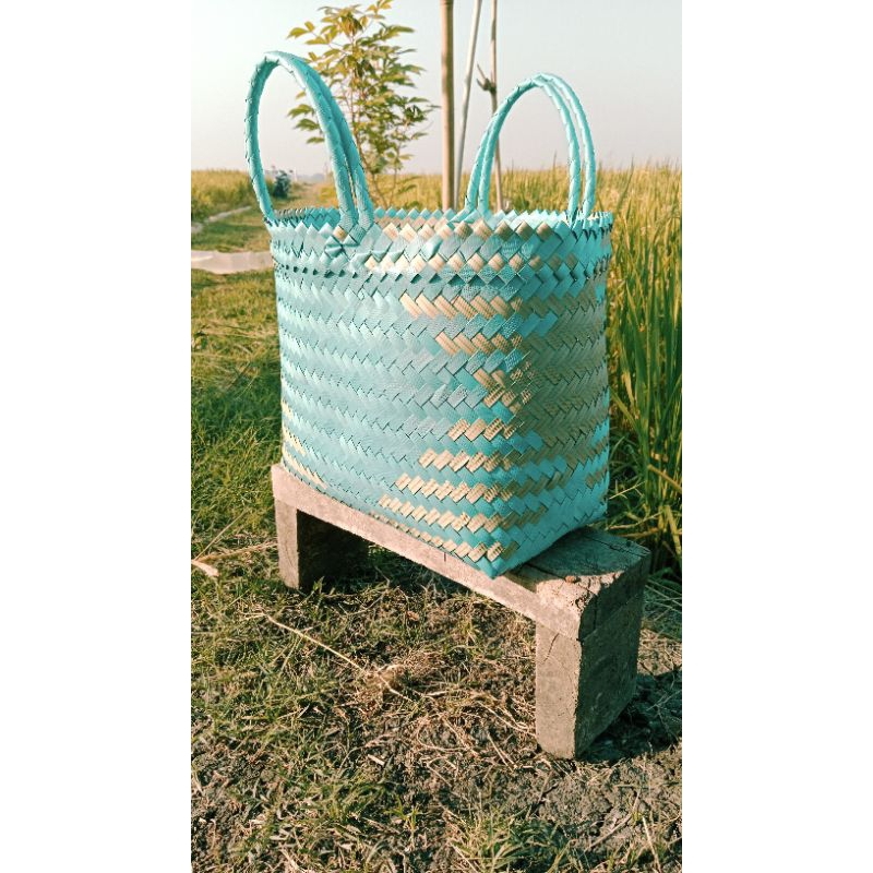 Tas anyaman ukuran L lurik kombinasi