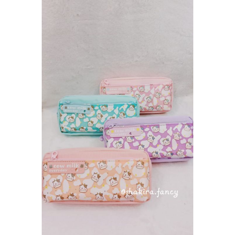 

Penbag Sleting/Tempat Pensil Motif Cow 8382