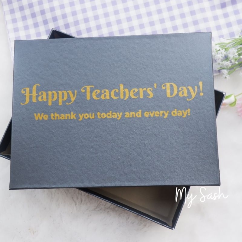 

Box Kado Special Hari Guru Teachers Day