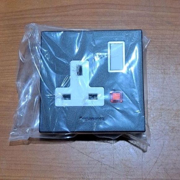 Stop kontak AC HITAM panasonic black style WBSJ 1214
